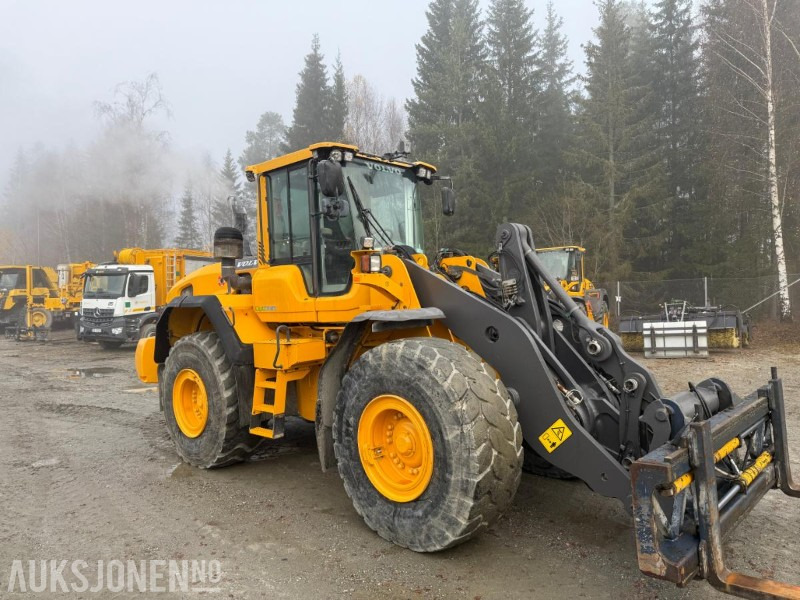 2014 Volvo L120G hjullaster, 7763 timer, Hydr. pallegaffel, nylig service og årskontroll - Utovarivač na kotačima: slika  2014 Volvo L120G hjullaster, 7763 timer, Hydr. pallegaffel, nylig service og årskontroll - Utovarivač na kotačima 2014 Volvo L120G hjullaster, 7763 timer, Hydr. pallegaffel, nylig service og årskontroll - Utovarivač na kotačima: slika  2014 Volvo L120G hjullaster, 7763 timer, Hydr. pallegaffel, nylig service og årskontroll - Utovarivač na kotačima