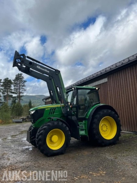 2015 John Deere 6215R med Q75 frontlaster 5588 timer - Traktor: slika  2015 John Deere 6215R med Q75 frontlaster 5588 timer - Traktor 2015 John Deere 6215R med Q75 frontlaster 5588 timer - Traktor: slika  2015 John Deere 6215R med Q75 frontlaster 5588 timer - Traktor