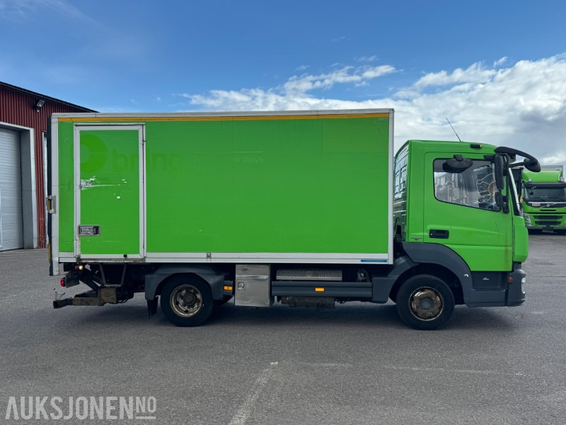 2015 Mercedes-Benz ATEGO - Skapbil med løftelem - Lett lastebil - Kamion sandučar: slika 2015 Mercedes-Benz ATEGO - Skapbil med løftelem - Lett lastebil - Kamion sandučar 2015 Mercedes-Benz ATEGO - Skapbil med løftelem - Lett lastebil - Kamion sandučar: slika 2015 Mercedes-Benz ATEGO - Skapbil med løftelem - Lett lastebil - Kamion sandučar