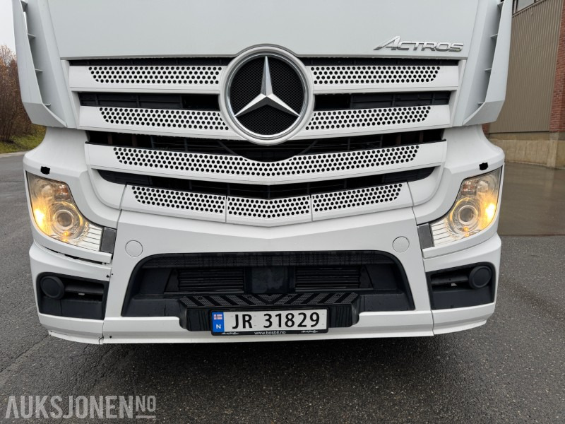 2015 Mercedes-Benz Actros container chassis LAV KM - Transporter kontejnera/ Kamion s izmjenjivim sanducima: slika 2015 Mercedes-Benz Actros container chassis LAV KM - Transporter kontejnera/ Kamion s izmjenjivim sanducima 2015 Mercedes-Benz Actros container chassis LAV KM - Transporter kontejnera/ Kamion s izmjenjivim sanducima: slika 2015 Mercedes-Benz Actros container chassis LAV KM - Transporter kontejnera/ Kamion s izmjenjivim sanducima
