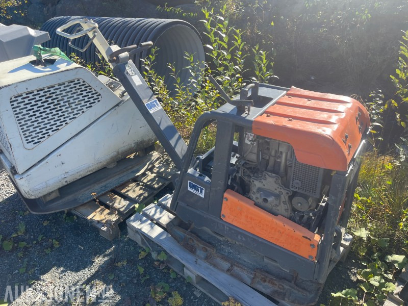 2015 Supra vibroplate - Hoppetusse med Hatz dieselmotor – Reversibel - Valjak: slika 2015 Supra vibroplate - Hoppetusse med Hatz dieselmotor – Reversibel - Valjak 2015 Supra vibroplate - Hoppetusse med Hatz dieselmotor – Reversibel - Valjak: slika 2015 Supra vibroplate - Hoppetusse med Hatz dieselmotor – Reversibel - Valjak