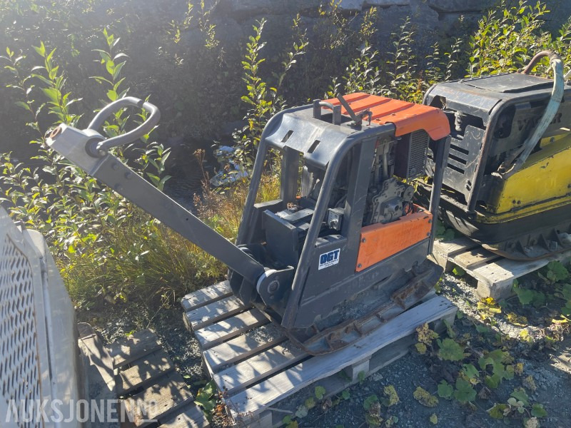 2015 Supra vibroplate - Hoppetusse med Hatz dieselmotor – Reversibel - Valjak: slika 2015 Supra vibroplate - Hoppetusse med Hatz dieselmotor – Reversibel - Valjak 2015 Supra vibroplate - Hoppetusse med Hatz dieselmotor – Reversibel - Valjak: slika 2015 Supra vibroplate - Hoppetusse med Hatz dieselmotor – Reversibel - Valjak