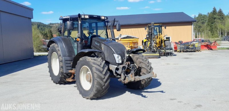 2015 Valtra N163 - Traktor: slika 2015 Valtra N163 - Traktor 2015 Valtra N163 - Traktor: slika 2015 Valtra N163 - Traktor