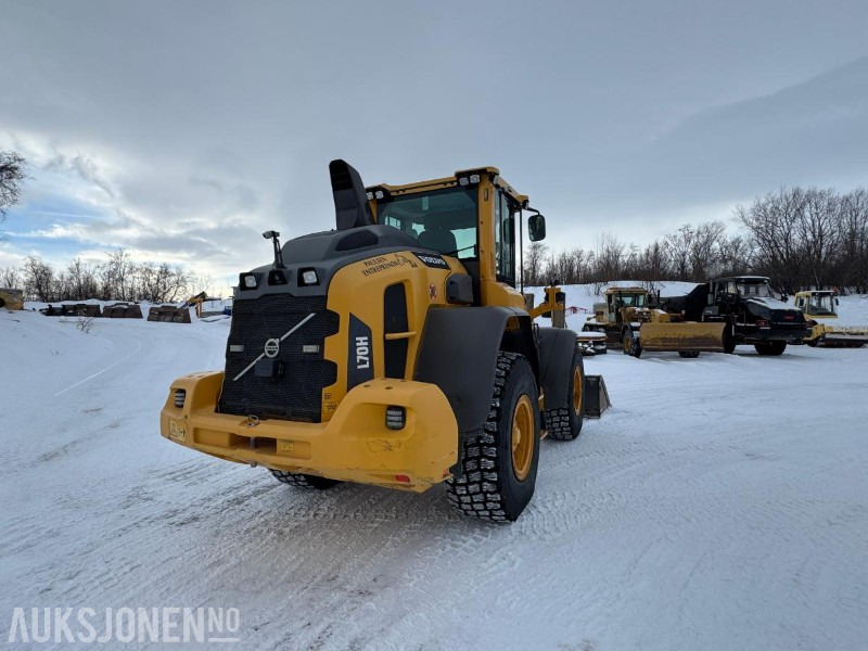 2015 Volvo L70H - Plan. skuff - Utstyr - 6405T - Utovarivač na kotačima: slika 2015 Volvo L70H - Plan. skuff - Utstyr - 6405T - Utovarivač na kotačima 2015 Volvo L70H - Plan. skuff - Utstyr - 6405T - Utovarivač na kotačima: slika 2015 Volvo L70H - Plan. skuff - Utstyr - 6405T - Utovarivač na kotačima