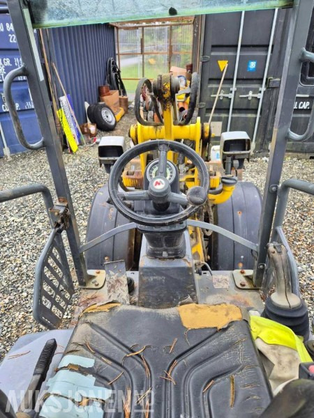 2015 Wacker Neuson WL 25 hjullaster med kost og skuff - Mini utovarivač: slika 2015 Wacker Neuson WL 25 hjullaster med kost og skuff - Mini utovarivač 2015 Wacker Neuson WL 25 hjullaster med kost og skuff - Mini utovarivač: slika 2015 Wacker Neuson WL 25 hjullaster med kost og skuff - Mini utovarivač