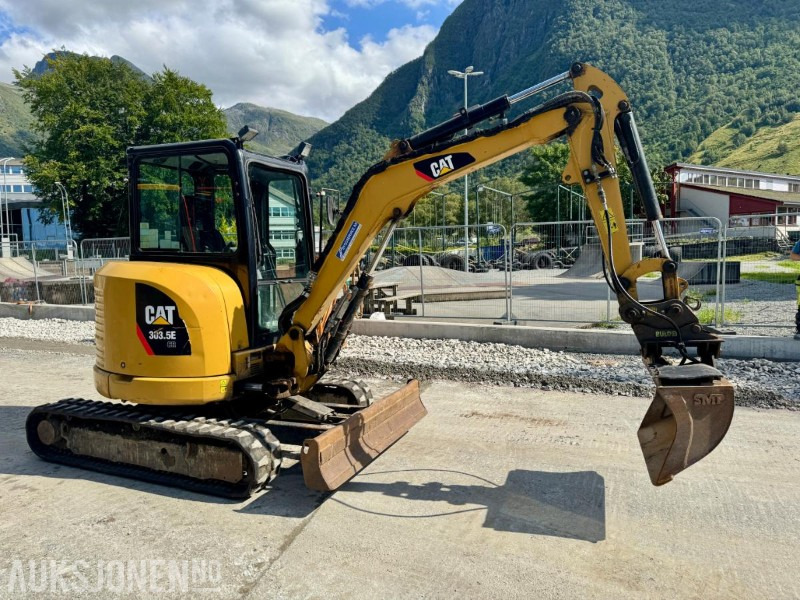 2016 Cat 303.5E - Minigraver - Pigghammer - 2 Skuffer - Godkjent til 09/26 - Timer: 1714 - Mini bager: slika 2016 Cat 303.5E - Minigraver - Pigghammer - 2 Skuffer - Godkjent til 09/26 - Timer: 1714 - Mini bager 2016 Cat 303.5E - Minigraver - Pigghammer - 2 Skuffer - Godkjent til 09/26 - Timer: 1714 - Mini bager: slika 2016 Cat 303.5E - Minigraver - Pigghammer - 2 Skuffer - Godkjent til 09/26 - Timer: 1714 - Mini bager