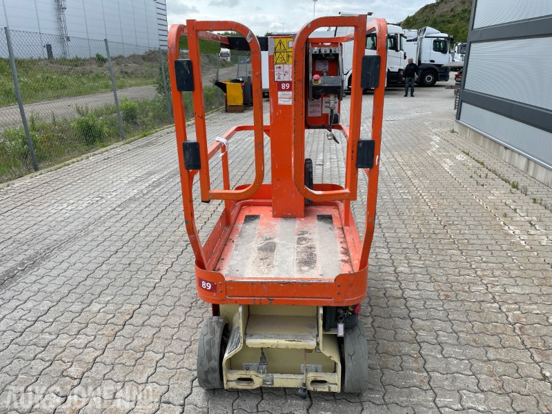 2016 JLG 1230 ES Mastelift med 5,5 m arbeidshøyde - Podizna platforma: slika 2016 JLG 1230 ES Mastelift med 5,5 m arbeidshøyde - Podizna platforma 2016 JLG 1230 ES Mastelift med 5,5 m arbeidshøyde - Podizna platforma: slika 2016 JLG 1230 ES Mastelift med 5,5 m arbeidshøyde - Podizna platforma