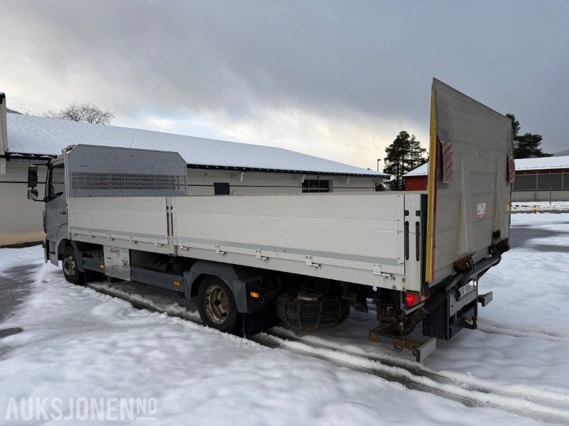 2016 Mercedes-Benz Atego 816 planbil med Zepro løftelem - C1 førarkort - Eu godkjent - Kamion s otvorenim sandukom: slika 2016 Mercedes-Benz Atego 816 planbil med Zepro løftelem - C1 førarkort - Eu godkjent - Kamion s otvorenim sandukom 2016 Mercedes-Benz Atego 816 planbil med Zepro løftelem - C1 førarkort - Eu godkjent - Kamion s otvorenim sandukom: slika 2016 Mercedes-Benz Atego 816 planbil med Zepro løftelem - C1 førarkort - Eu godkjent - Kamion s otvorenim sandukom