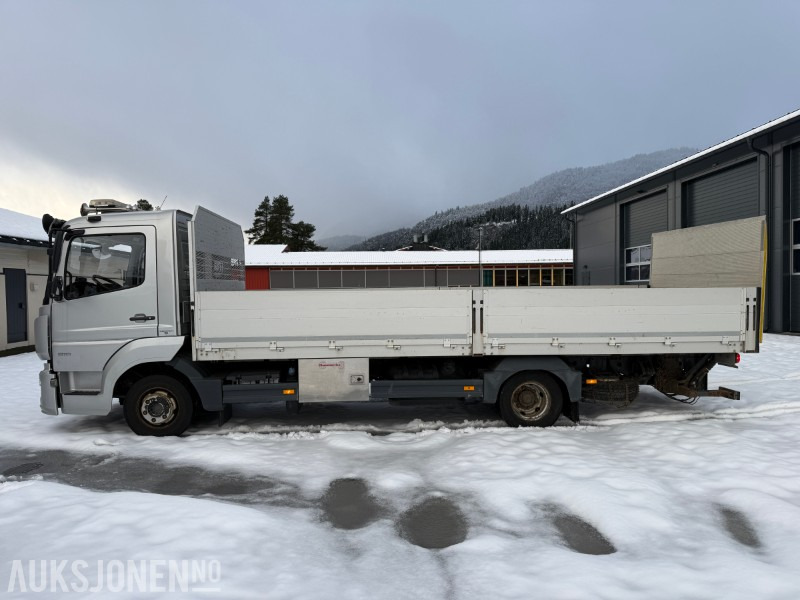 2016 Mercedes-Benz Atego 816 planbil med Zepro løftelem - C1 førarkort - Eu godkjent - Kamion s otvorenim sandukom: slika 2016 Mercedes-Benz Atego 816 planbil med Zepro løftelem - C1 førarkort - Eu godkjent - Kamion s otvorenim sandukom 2016 Mercedes-Benz Atego 816 planbil med Zepro løftelem - C1 førarkort - Eu godkjent - Kamion s otvorenim sandukom: slika 2016 Mercedes-Benz Atego 816 planbil med Zepro løftelem - C1 førarkort - Eu godkjent - Kamion s otvorenim sandukom