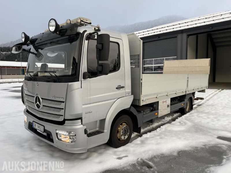 2016 Mercedes-Benz Atego 816 planbil med Zepro løftelem - C1 førarkort - Eu godkjent - Kamion s otvorenim sandukom: slika 2016 Mercedes-Benz Atego 816 planbil med Zepro løftelem - C1 førarkort - Eu godkjent - Kamion s otvorenim sandukom 2016 Mercedes-Benz Atego 816 planbil med Zepro løftelem - C1 førarkort - Eu godkjent - Kamion s otvorenim sandukom: slika 2016 Mercedes-Benz Atego 816 planbil med Zepro løftelem - C1 førarkort - Eu godkjent - Kamion s otvorenim sandukom