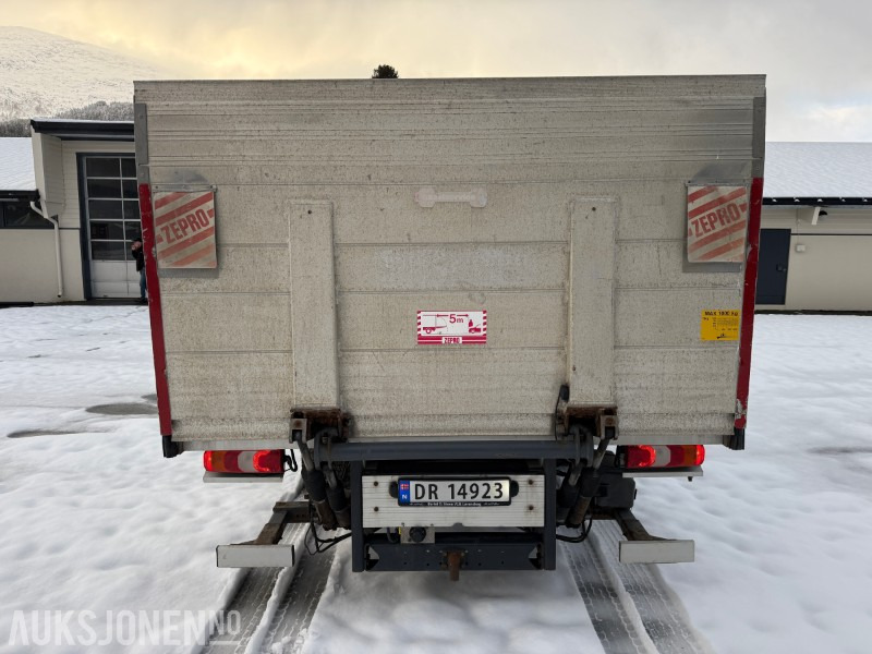 2016 Mercedes-Benz Atego 816 planbil med Zepro løftelem - C1 førarkort - Eu godkjent - Kamion s otvorenim sandukom: slika 2016 Mercedes-Benz Atego 816 planbil med Zepro løftelem - C1 førarkort - Eu godkjent - Kamion s otvorenim sandukom 2016 Mercedes-Benz Atego 816 planbil med Zepro løftelem - C1 førarkort - Eu godkjent - Kamion s otvorenim sandukom: slika 2016 Mercedes-Benz Atego 816 planbil med Zepro løftelem - C1 førarkort - Eu godkjent - Kamion s otvorenim sandukom