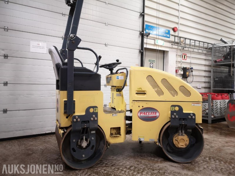 2016 PacLite RM900D, Tandemvals, kun 167 timer, Kubota motor, Perfekt til asfaltering - Valjak: slika 2016 PacLite RM900D, Tandemvals, kun 167 timer, Kubota motor, Perfekt til asfaltering - Valjak 2016 PacLite RM900D, Tandemvals, kun 167 timer, Kubota motor, Perfekt til asfaltering - Valjak: slika 2016 PacLite RM900D, Tandemvals, kun 167 timer, Kubota motor, Perfekt til asfaltering - Valjak