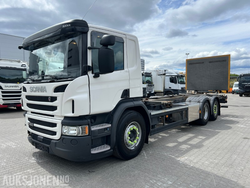 2016 Scania P410 containerbil, lav km, EU, 411 hk, baklem, automat - Transporter kontejnera/ Kamion s izmjenjivim sanducima: slika 2016 Scania P410 containerbil, lav km, EU, 411 hk, baklem, automat - Transporter kontejnera/ Kamion s izmjenjivim sanducima 2016 Scania P410 containerbil, lav km, EU, 411 hk, baklem, automat - Transporter kontejnera/ Kamion s izmjenjivim sanducima: slika 2016 Scania P410 containerbil, lav km, EU, 411 hk, baklem, automat - Transporter kontejnera/ Kamion s izmjenjivim sanducima