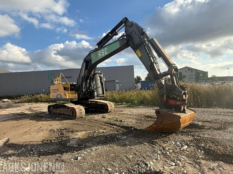 2016 VOLVO EC250EL FULLT UTRUSTET RIVNINGSMASKIN - ROTOTILT - SENTRALSMØRING - 6029 TIMER. - Bager: slika 2016 VOLVO EC250EL FULLT UTRUSTET RIVNINGSMASKIN - ROTOTILT - SENTRALSMØRING - 6029 TIMER. - Bager 2016 VOLVO EC250EL FULLT UTRUSTET RIVNINGSMASKIN - ROTOTILT - SENTRALSMØRING - 6029 TIMER. - Bager: slika 2016 VOLVO EC250EL FULLT UTRUSTET RIVNINGSMASKIN - ROTOTILT - SENTRALSMØRING - 6029 TIMER. - Bager