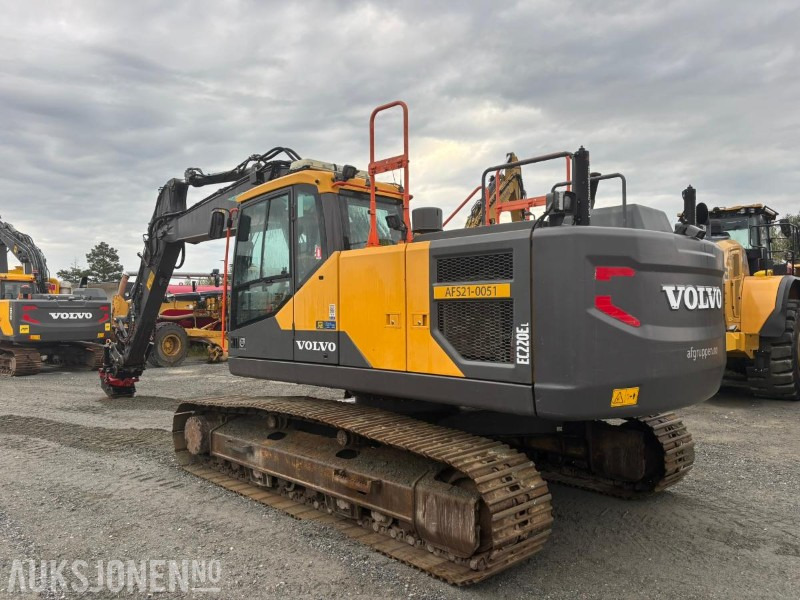 2016 Volvo EC220EL gravemaskin - Bager: slika 2016 Volvo EC220EL gravemaskin - Bager 2016 Volvo EC220EL gravemaskin - Bager: slika 2016 Volvo EC220EL gravemaskin - Bager