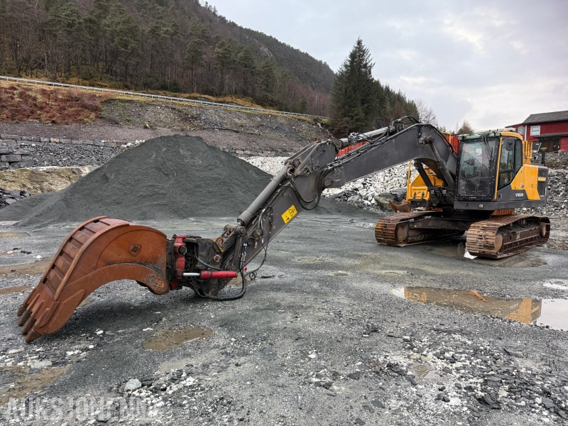 2016 Volvo EC220EL gravemaskin - sentralsmøring - Gjerstad hurtigfeste - Rototilt tiltrotator - Leica GPS - Bager: slika 2016 Volvo EC220EL gravemaskin - sentralsmøring - Gjerstad hurtigfeste - Rototilt tiltrotator - Leica GPS - Bager 2016 Volvo EC220EL gravemaskin - sentralsmøring - Gjerstad hurtigfeste - Rototilt tiltrotator - Leica GPS - Bager: slika 2016 Volvo EC220EL gravemaskin - sentralsmøring - Gjerstad hurtigfeste - Rototilt tiltrotator - Leica GPS - Bager
