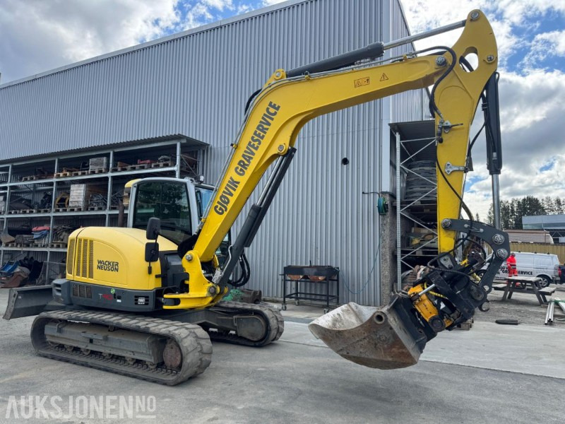 2016 Wacker Neuson ET 90 GRAVEMASKIN MED ROTOTILT, SENTRALSMØRING OG 3 SKUFFER - Bager: slika 2016 Wacker Neuson ET 90 GRAVEMASKIN MED ROTOTILT, SENTRALSMØRING OG 3 SKUFFER - Bager 2016 Wacker Neuson ET 90 GRAVEMASKIN MED ROTOTILT, SENTRALSMØRING OG 3 SKUFFER - Bager: slika 2016 Wacker Neuson ET 90 GRAVEMASKIN MED ROTOTILT, SENTRALSMØRING OG 3 SKUFFER - Bager