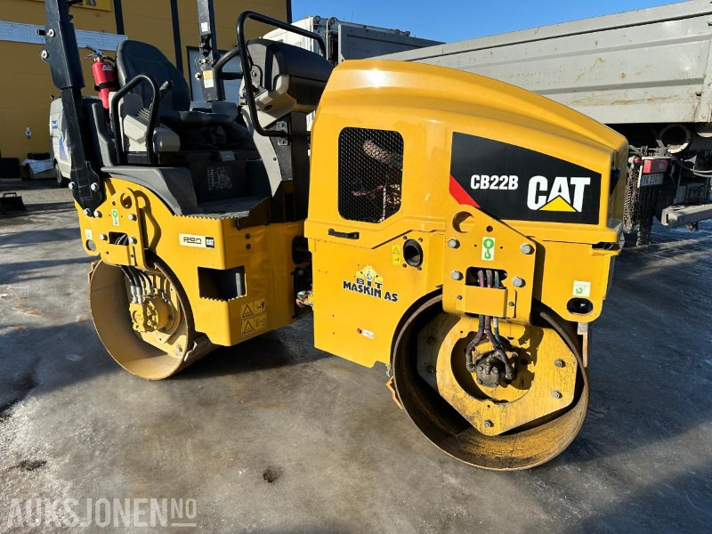 2017 CAT CB22B VIBRO VALS - 1678 Timer - Valjak: slika 2017 CAT CB22B VIBRO VALS - 1678 Timer - Valjak 2017 CAT CB22B VIBRO VALS - 1678 Timer - Valjak: slika 2017 CAT CB22B VIBRO VALS - 1678 Timer - Valjak