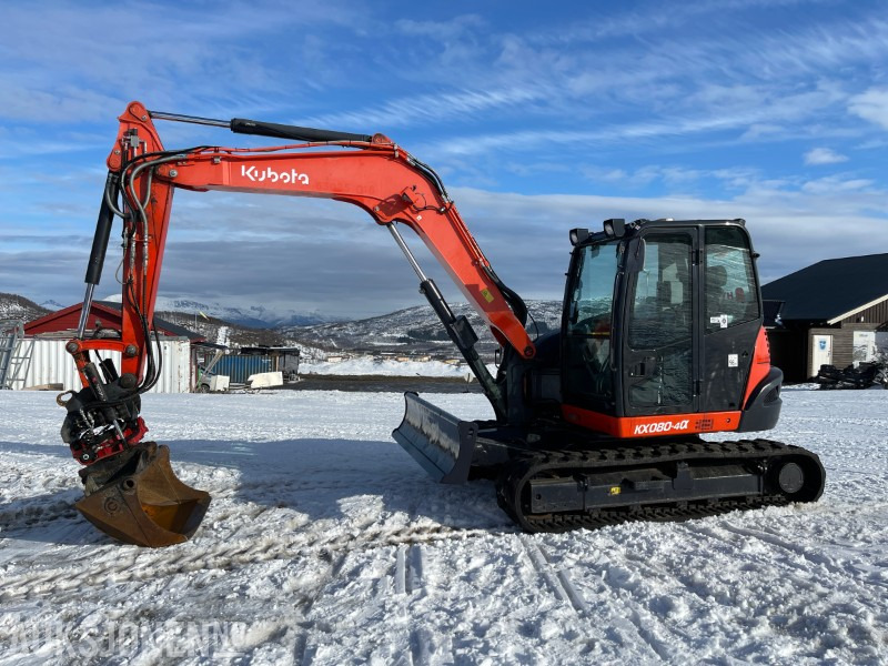 2017 Kubota KX080-4 S50 Feste Med Tiltrotator, Tømmerklype, Pigghammer, Graveskuffe, Smalskuffe, Pusseskuffe - Bager: slika 2017 Kubota KX080-4 S50 Feste Med Tiltrotator, Tømmerklype, Pigghammer, Graveskuffe, Smalskuffe, Pusseskuffe - Bager 2017 Kubota KX080-4 S50 Feste Med Tiltrotator, Tømmerklype, Pigghammer, Graveskuffe, Smalskuffe, Pusseskuffe - Bager: slika 2017 Kubota KX080-4 S50 Feste Med Tiltrotator, Tømmerklype, Pigghammer, Graveskuffe, Smalskuffe, Pusseskuffe - Bager