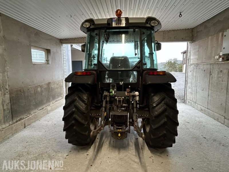 2017 Massey Ferguson 3640 - Traktor: slika 2017 Massey Ferguson 3640 - Traktor 2017 Massey Ferguson 3640 - Traktor: slika 2017 Massey Ferguson 3640 - Traktor
