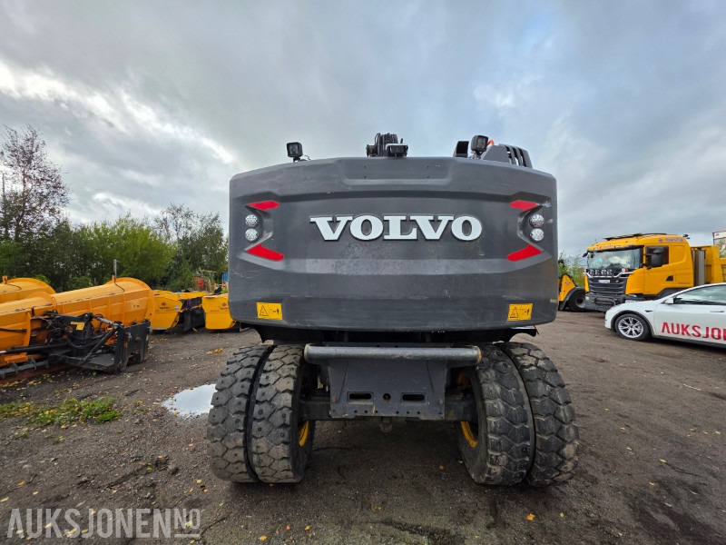 2017 Volvo EW160E Hjulgraver 18 tonn - Engon tiltrotator - Pusseskuff - Graveskuff - Sentralsmøring - Tillegshydraulikk - Bager: slika 2017 Volvo EW160E Hjulgraver 18 tonn - Engon tiltrotator - Pusseskuff - Graveskuff - Sentralsmøring - Tillegshydraulikk - Bager 2017 Volvo EW160E Hjulgraver 18 tonn - Engon tiltrotator - Pusseskuff - Graveskuff - Sentralsmøring - Tillegshydraulikk - Bager: slika 2017 Volvo EW160E Hjulgraver 18 tonn - Engon tiltrotator - Pusseskuff - Graveskuff - Sentralsmøring - Tillegshydraulikk - Bager