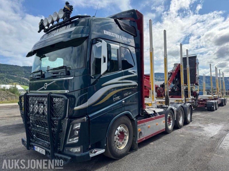 2018 Volvo FH16 8X4 Euro6 komplett tømmerbil med kran og henger. - Kamion šumar: slika 2018 Volvo FH16 8X4 Euro6 komplett tømmerbil med kran og henger. - Kamion šumar 2018 Volvo FH16 8X4 Euro6 komplett tømmerbil med kran og henger. - Kamion šumar: slika 2018 Volvo FH16 8X4 Euro6 komplett tømmerbil med kran og henger. - Kamion šumar