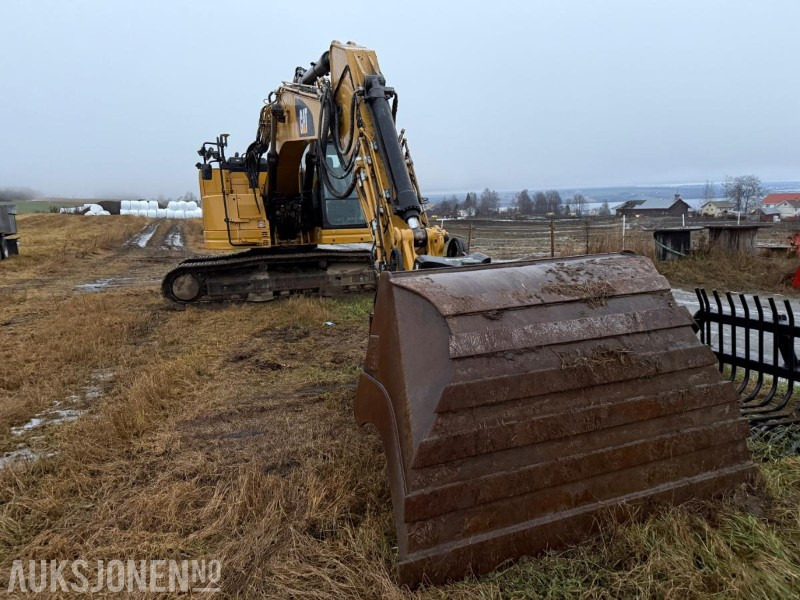 2019 Cat 325L m/Engcon tiltrotator, Gps og 2 skuffer - Bager: slika 2019 Cat 325L m/Engcon tiltrotator, Gps og 2 skuffer - Bager 2019 Cat 325L m/Engcon tiltrotator, Gps og 2 skuffer - Bager: slika 2019 Cat 325L m/Engcon tiltrotator, Gps og 2 skuffer - Bager