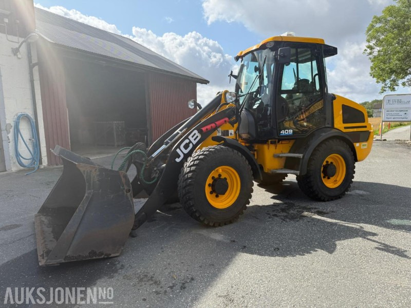 2019 JCB409 HJULLASTER SKUFF ÅRSKONTROLLERT LITE TIMER. - Utovarivač na kotačima: slika 2019 JCB409 HJULLASTER SKUFF ÅRSKONTROLLERT LITE TIMER. - Utovarivač na kotačima 2019 JCB409 HJULLASTER SKUFF ÅRSKONTROLLERT LITE TIMER. - Utovarivač na kotačima: slika 2019 JCB409 HJULLASTER SKUFF ÅRSKONTROLLERT LITE TIMER. - Utovarivač na kotačima