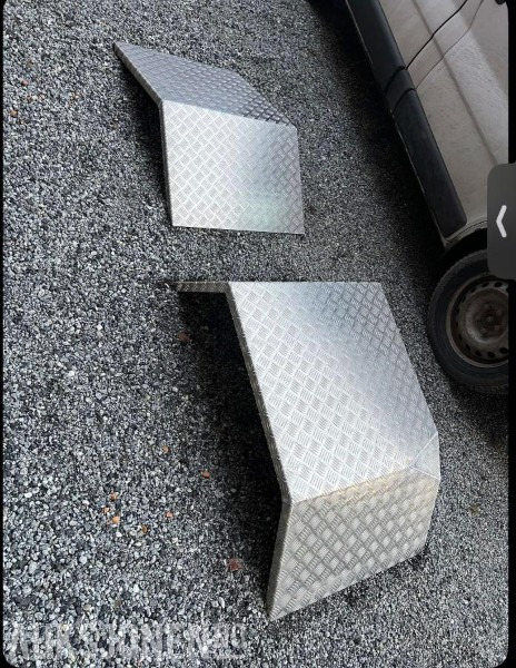 2020 4 stk - Volvo Hjulgraver aluskjermer - Bager: slika 2020 4 stk - Volvo Hjulgraver aluskjermer - Bager 2020 4 stk - Volvo Hjulgraver aluskjermer - Bager: slika 2020 4 stk - Volvo Hjulgraver aluskjermer - Bager