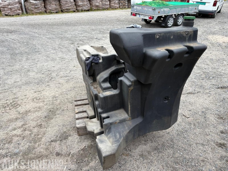 2020 Dieseltank til John Deere 6215 - Traktor: slika 2020 Dieseltank til John Deere 6215 - Traktor 2020 Dieseltank til John Deere 6215 - Traktor: slika 2020 Dieseltank til John Deere 6215 - Traktor