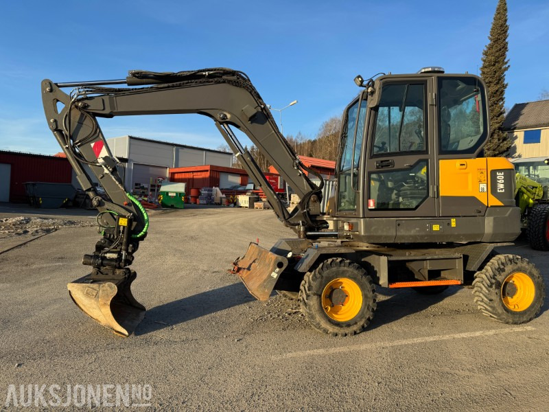 2020 Volvo EW60E HJULGRAVER MED TOLTROTATOR OG 2 SKUFFER - Bager: slika 2020 Volvo EW60E HJULGRAVER MED TOLTROTATOR OG 2 SKUFFER - Bager 2020 Volvo EW60E HJULGRAVER MED TOLTROTATOR OG 2 SKUFFER - Bager: slika 2020 Volvo EW60E HJULGRAVER MED TOLTROTATOR OG 2 SKUFFER - Bager