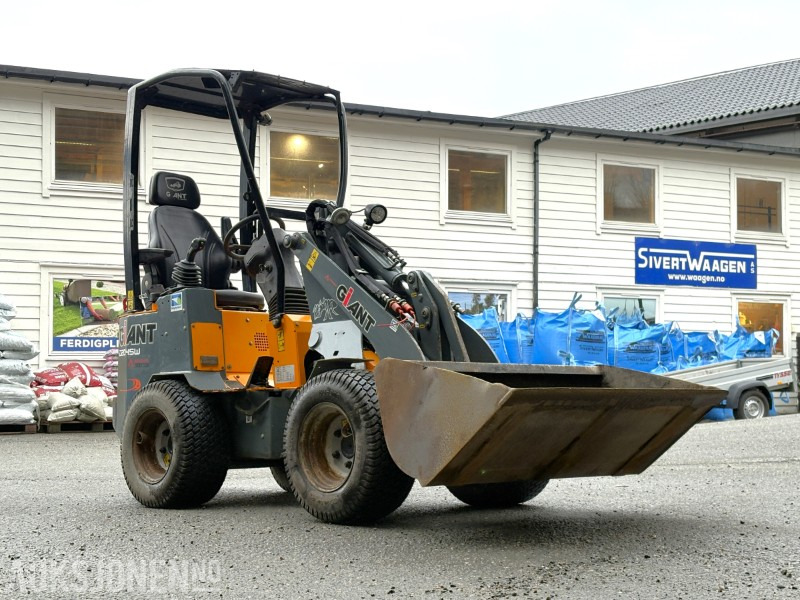 2021 Giant D204SW Kompaktlaster / hjullaster / minihjullaster - Mini utovarivač: slika 2021 Giant D204SW Kompaktlaster / hjullaster / minihjullaster - Mini utovarivač 2021 Giant D204SW Kompaktlaster / hjullaster / minihjullaster - Mini utovarivač: slika 2021 Giant D204SW Kompaktlaster / hjullaster / minihjullaster - Mini utovarivač