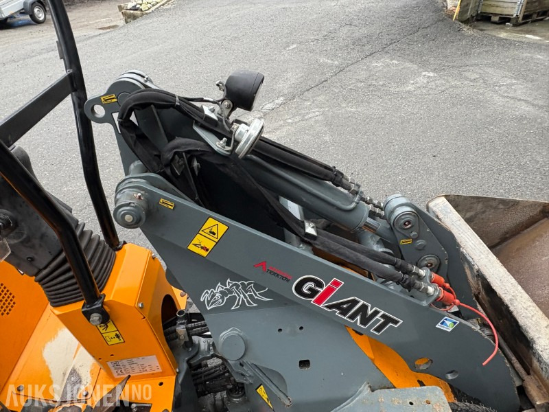 2021 Giant D204SW Kompaktlaster / hjullaster / minihjullaster - Mini utovarivač: slika 2021 Giant D204SW Kompaktlaster / hjullaster / minihjullaster - Mini utovarivač 2021 Giant D204SW Kompaktlaster / hjullaster / minihjullaster - Mini utovarivač: slika 2021 Giant D204SW Kompaktlaster / hjullaster / minihjullaster - Mini utovarivač