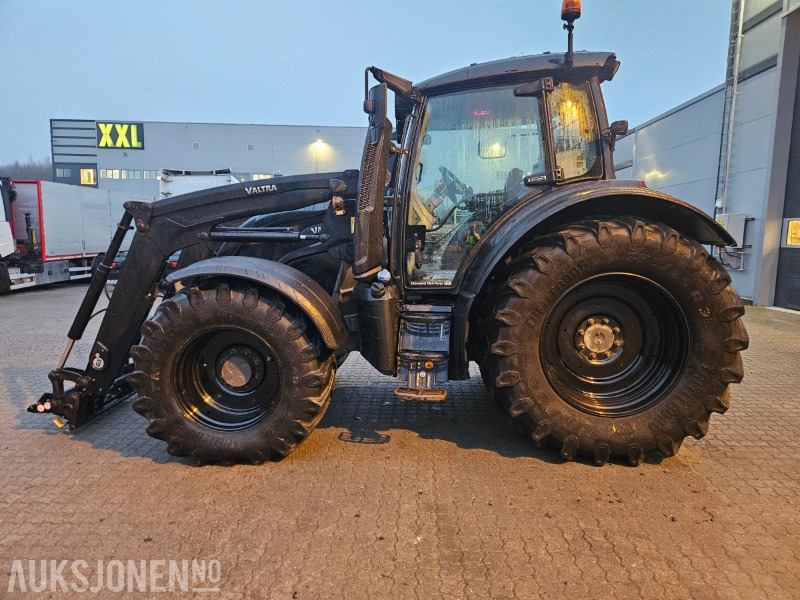 2021 Valtra N174D Frontlaster, front PTO, duo-matic - Traktor: slika 2021 Valtra N174D Frontlaster, front PTO, duo-matic - Traktor 2021 Valtra N174D Frontlaster, front PTO, duo-matic - Traktor: slika 2021 Valtra N174D Frontlaster, front PTO, duo-matic - Traktor