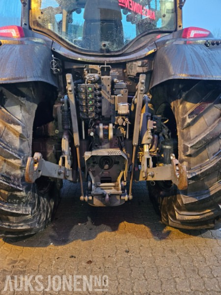 2021 Valtra N174D Frontlaster, front PTO, duo-matic - Traktor: slika 2021 Valtra N174D Frontlaster, front PTO, duo-matic - Traktor 2021 Valtra N174D Frontlaster, front PTO, duo-matic - Traktor: slika 2021 Valtra N174D Frontlaster, front PTO, duo-matic - Traktor