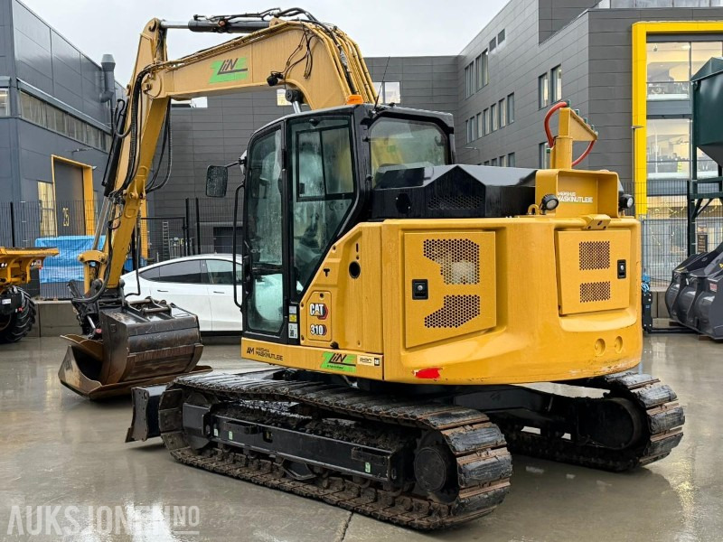 2021 modell Cat 310 Z - LINE elektrisk gravemaskin med rotortilt og tre skuffer. - Bager: slika 2021 modell Cat 310 Z - LINE elektrisk gravemaskin med rotortilt og tre skuffer. - Bager 2021 modell Cat 310 Z - LINE elektrisk gravemaskin med rotortilt og tre skuffer. - Bager: slika 2021 modell Cat 310 Z - LINE elektrisk gravemaskin med rotortilt og tre skuffer. - Bager