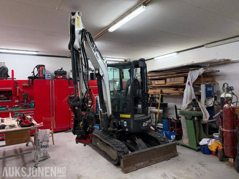 2022 Bobcat E27 m/Rototilt tiltrotator, lite timer - Mini bager: slika 2022 Bobcat E27 m/Rototilt tiltrotator, lite timer - Mini bager 2022 Bobcat E27 m/Rototilt tiltrotator, lite timer - Mini bager: slika 2022 Bobcat E27 m/Rototilt tiltrotator, lite timer - Mini bager