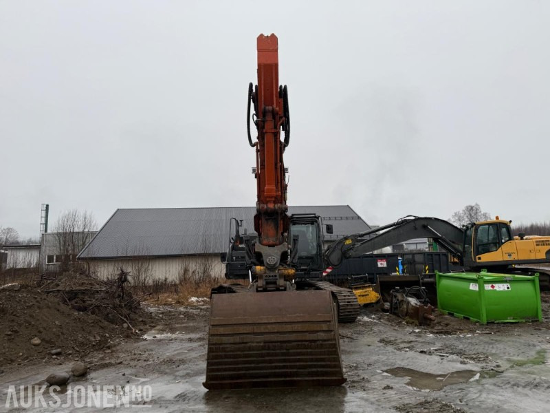 2022 Hitachi 300LC m/Tiltrotator, Gps og 2 skuffer - Bager: slika 2022 Hitachi 300LC m/Tiltrotator, Gps og 2 skuffer - Bager 2022 Hitachi 300LC m/Tiltrotator, Gps og 2 skuffer - Bager: slika 2022 Hitachi 300LC m/Tiltrotator, Gps og 2 skuffer - Bager