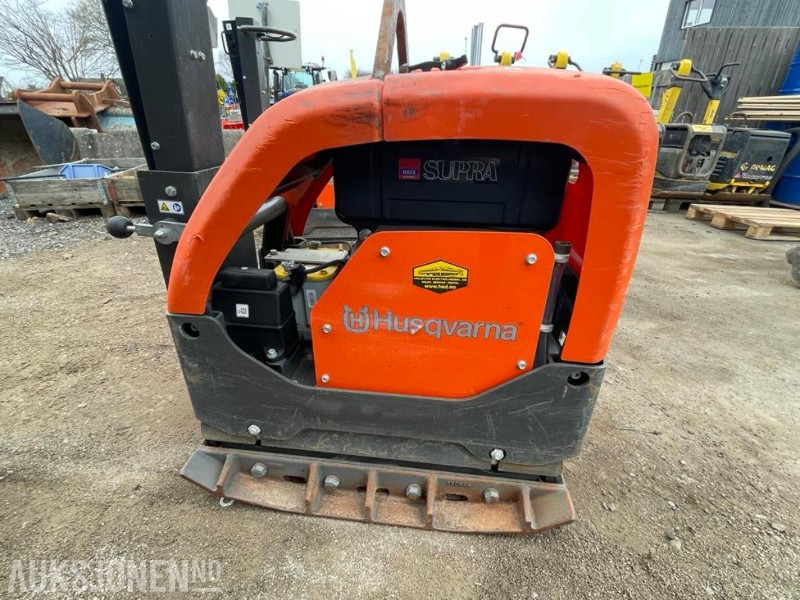 2023 Husqvarna LG 504 Vibroplate - Diesel - 470 kg. - 54 timer. - Valjak: slika 2023 Husqvarna LG 504 Vibroplate - Diesel - 470 kg. - 54 timer. - Valjak 2023 Husqvarna LG 504 Vibroplate - Diesel - 470 kg. - 54 timer. - Valjak: slika 2023 Husqvarna LG 504 Vibroplate - Diesel - 470 kg. - 54 timer. - Valjak