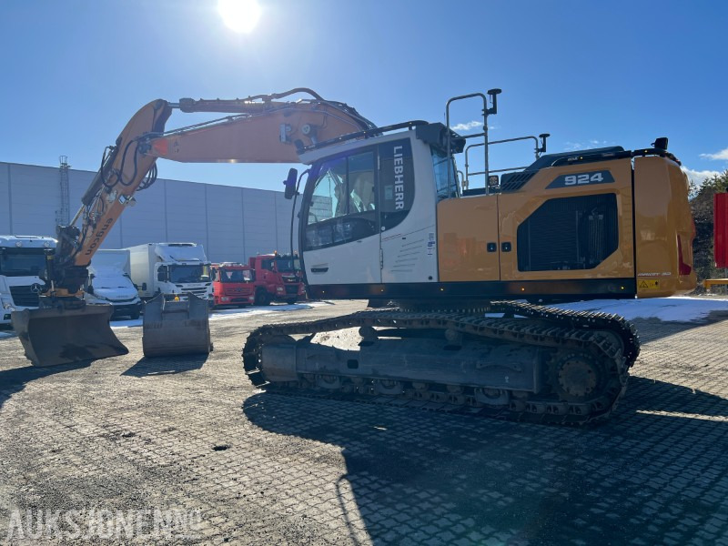 2023 Liebherr R 924 LC. Makin GPS, tilt, 2 skuffer, dieselfyllepumpe, sentralsmøring ++ - Bager: slika 2023 Liebherr R 924 LC. Makin GPS, tilt, 2 skuffer, dieselfyllepumpe, sentralsmøring ++ - Bager 2023 Liebherr R 924 LC. Makin GPS, tilt, 2 skuffer, dieselfyllepumpe, sentralsmøring ++ - Bager: slika 2023 Liebherr R 924 LC. Makin GPS, tilt, 2 skuffer, dieselfyllepumpe, sentralsmøring ++ - Bager