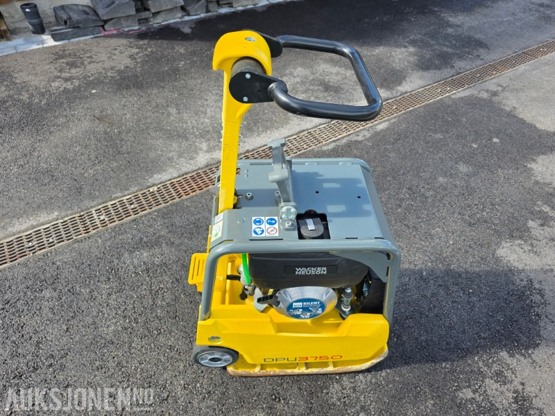 2023 Wacker Neuson DPU3750 Vibroplate 265kg - 4,2kW - 40 arbeidstimer - Valjak: slika 2023 Wacker Neuson DPU3750 Vibroplate 265kg - 4,2kW - 40 arbeidstimer - Valjak 2023 Wacker Neuson DPU3750 Vibroplate 265kg - 4,2kW - 40 arbeidstimer - Valjak: slika 2023 Wacker Neuson DPU3750 Vibroplate 265kg - 4,2kW - 40 arbeidstimer - Valjak
