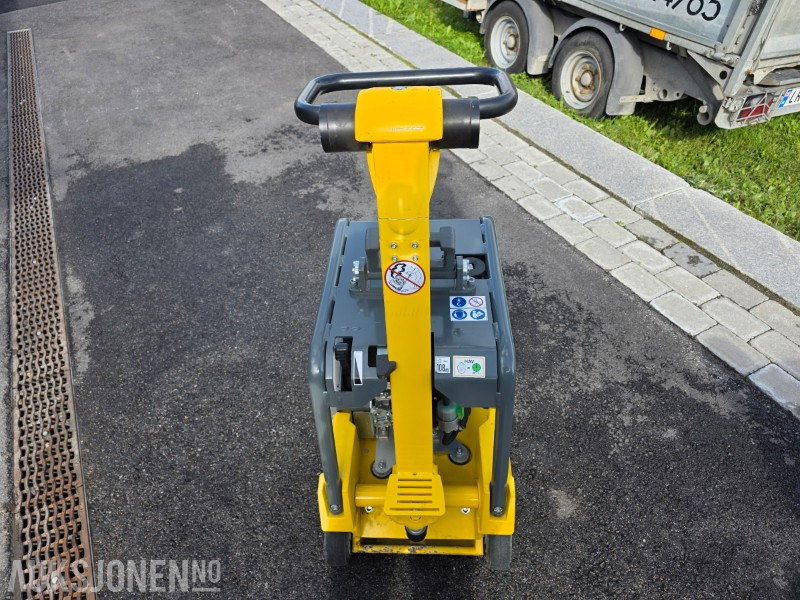 2023 Wacker Neuson DPU3750 Vibroplate 265kg - 4,2kW - 40 arbeidstimer - Valjak: slika 2023 Wacker Neuson DPU3750 Vibroplate 265kg - 4,2kW - 40 arbeidstimer - Valjak 2023 Wacker Neuson DPU3750 Vibroplate 265kg - 4,2kW - 40 arbeidstimer - Valjak: slika 2023 Wacker Neuson DPU3750 Vibroplate 265kg - 4,2kW - 40 arbeidstimer - Valjak