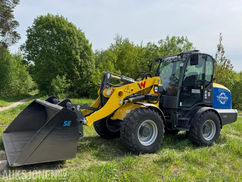 2023 Wacker Neuson WL70 hjullaster / Skuffe / Pallegafler - Utovarivač na kotačima: slika 2023 Wacker Neuson WL70 hjullaster / Skuffe / Pallegafler - Utovarivač na kotačima 2023 Wacker Neuson WL70 hjullaster / Skuffe / Pallegafler - Utovarivač na kotačima: slika 2023 Wacker Neuson WL70 hjullaster / Skuffe / Pallegafler - Utovarivač na kotačima
