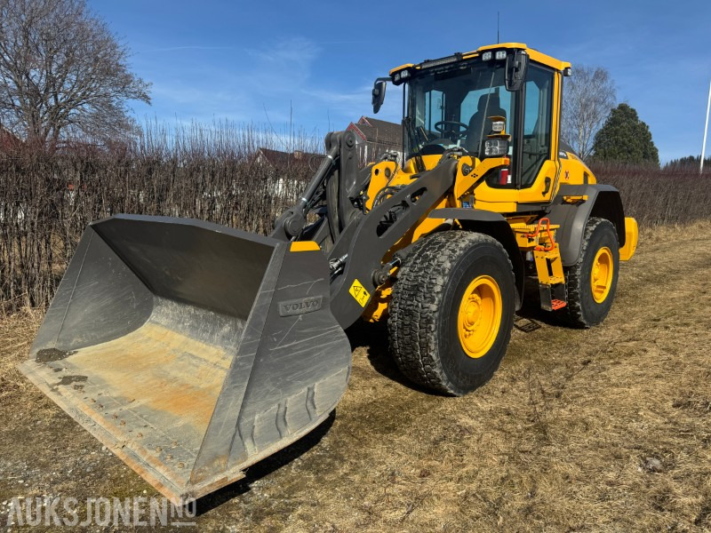 2024 Volvo L70H2 HJULLASTER MED SKUFFE, SETRALSMØRING, VEKT +++KUN 400 TIMER - Utovarivač na kotačima: slika 2024 Volvo L70H2 HJULLASTER MED SKUFFE, SETRALSMØRING, VEKT +++KUN 400 TIMER - Utovarivač na kotačima 2024 Volvo L70H2 HJULLASTER MED SKUFFE, SETRALSMØRING, VEKT +++KUN 400 TIMER - Utovarivač na kotačima: slika 2024 Volvo L70H2 HJULLASTER MED SKUFFE, SETRALSMØRING, VEKT +++KUN 400 TIMER - Utovarivač na kotačima