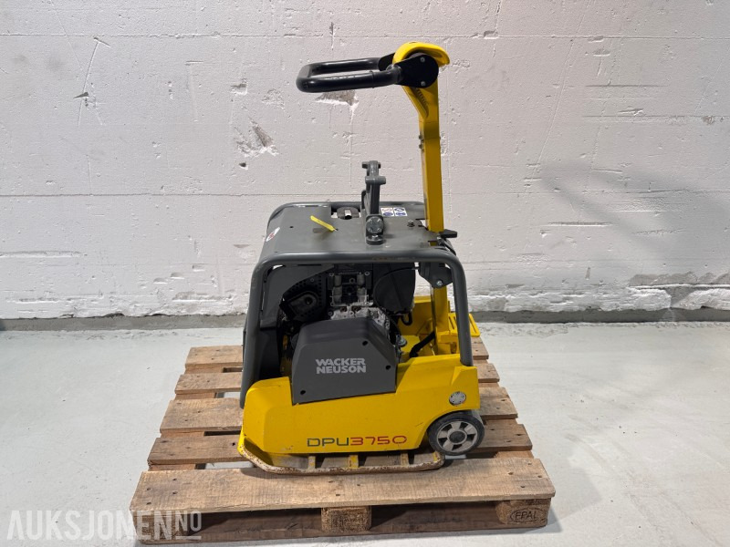 2024 Wacker Neuson DPU3750H – Reverserbar vibroplate for effektiv komprimering - Valjak: slika 2024 Wacker Neuson DPU3750H – Reverserbar vibroplate for effektiv komprimering - Valjak 2024 Wacker Neuson DPU3750H – Reverserbar vibroplate for effektiv komprimering - Valjak: slika 2024 Wacker Neuson DPU3750H – Reverserbar vibroplate for effektiv komprimering - Valjak