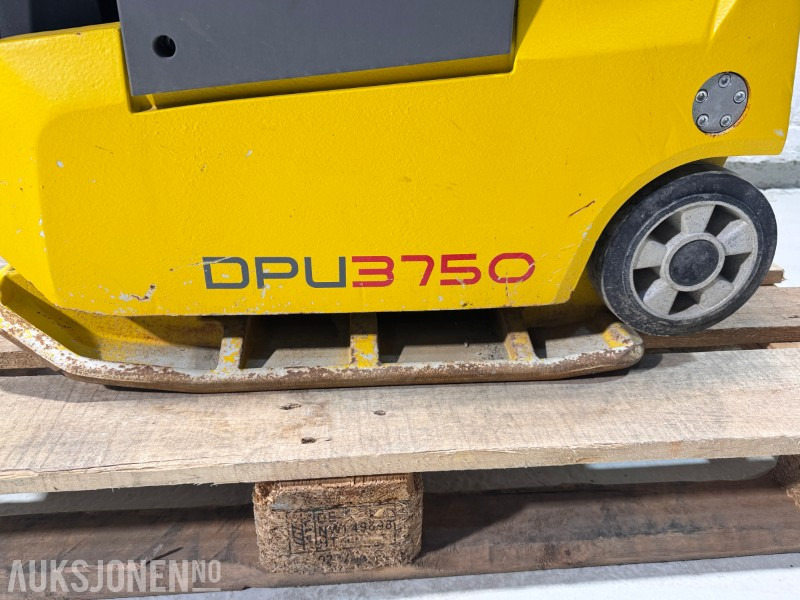 2024 Wacker Neuson DPU3750H – Reverserbar vibroplate for effektiv komprimering - Valjak: slika 2024 Wacker Neuson DPU3750H – Reverserbar vibroplate for effektiv komprimering - Valjak 2024 Wacker Neuson DPU3750H – Reverserbar vibroplate for effektiv komprimering - Valjak: slika 2024 Wacker Neuson DPU3750H – Reverserbar vibroplate for effektiv komprimering - Valjak