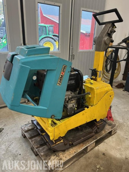AMMANN Vibroplate - Valjak: slika AMMANN Vibroplate - Valjak AMMANN Vibroplate - Valjak: slika AMMANN Vibroplate - Valjak