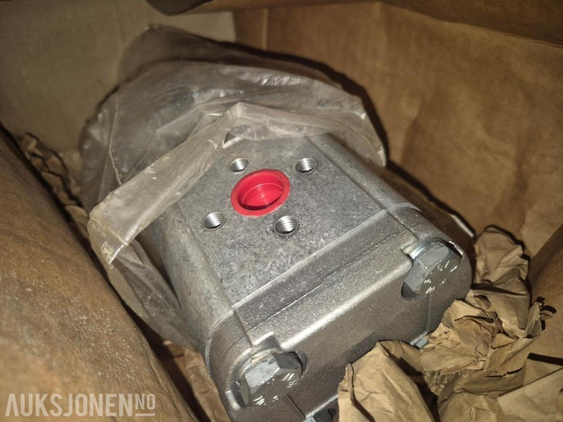 Case IH deler / delelager - Traktor: slika Case IH deler / delelager - Traktor Case IH deler / delelager - Traktor: slika Case IH deler / delelager - Traktor