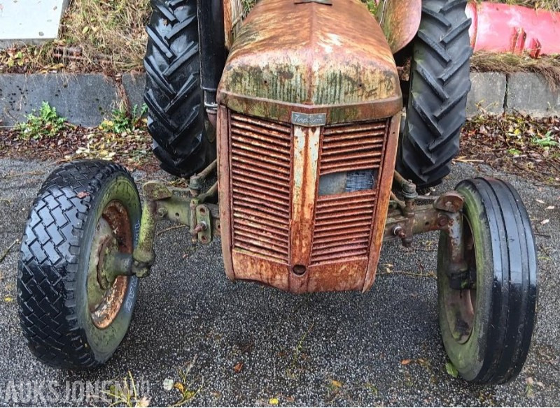 Ferguson TEF 1954 Gråtass - Traktor: slika Ferguson TEF 1954 Gråtass - Traktor Ferguson TEF 1954 Gråtass - Traktor: slika Ferguson TEF 1954 Gråtass - Traktor