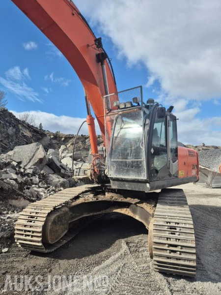 Hitachi ZX280LC Ny motor 2.500 timer siden, nye belter 1.000timer siden , Sentralsmøring, hurtigkobling, 11.600 arbeidstimer, 1 skuffe - Bager: slika Hitachi ZX280LC Ny motor 2.500 timer siden, nye belter 1.000timer siden , Sentralsmøring, hurtigkobling, 11.600 arbeidstimer, 1 skuffe - Bager Hitachi ZX280LC Ny motor 2.500 timer siden, nye belter 1.000timer siden , Sentralsmøring, hurtigkobling, 11.600 arbeidstimer, 1 skuffe - Bager: slika Hitachi ZX280LC Ny motor 2.500 timer siden, nye belter 1.000timer siden , Sentralsmøring, hurtigkobling, 11.600 arbeidstimer, 1 skuffe - Bager
